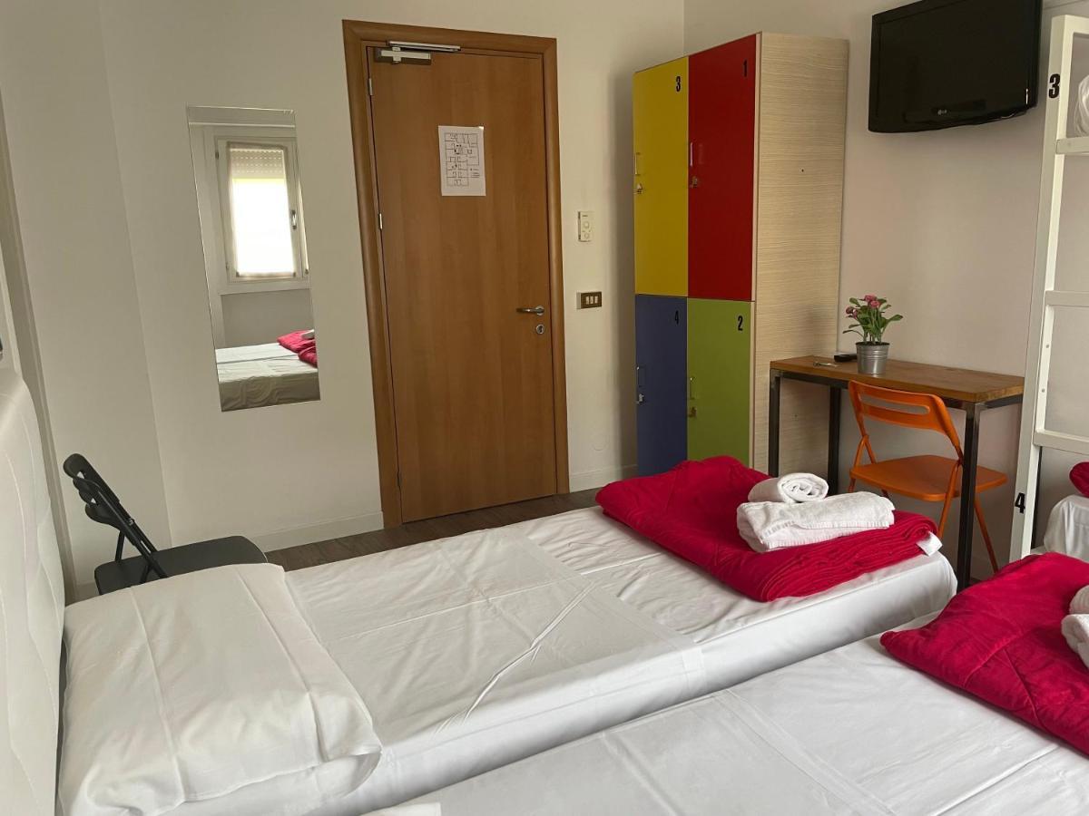 Lake Garda Hostel Salò Eksteriør billede