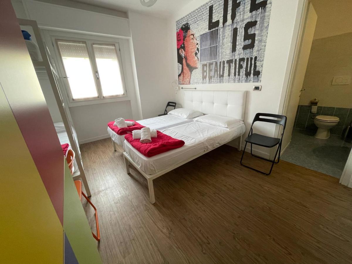 Lake Garda Hostel Salò Eksteriør billede
