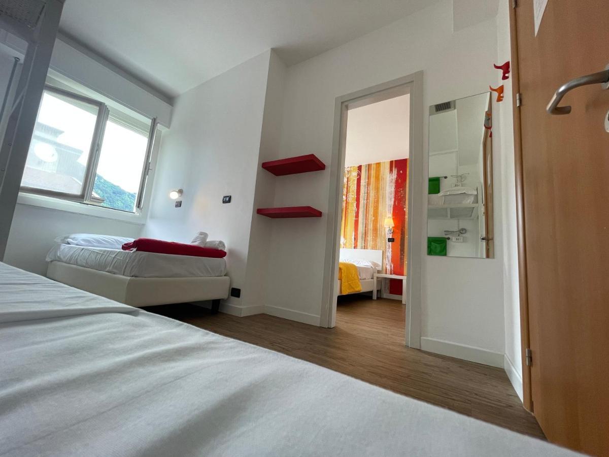 Lake Garda Hostel Salò Eksteriør billede
