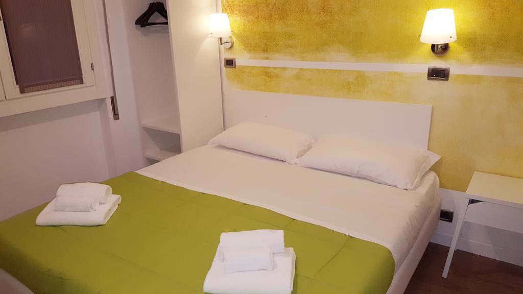 Lake Garda Hostel Salò Eksteriør billede
