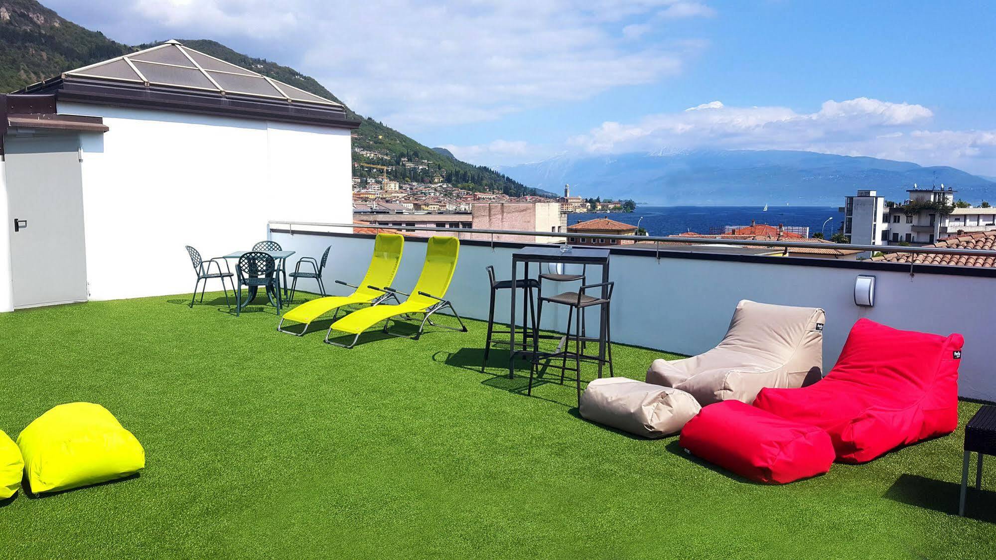 Lake Garda Hostel Salò Eksteriør billede