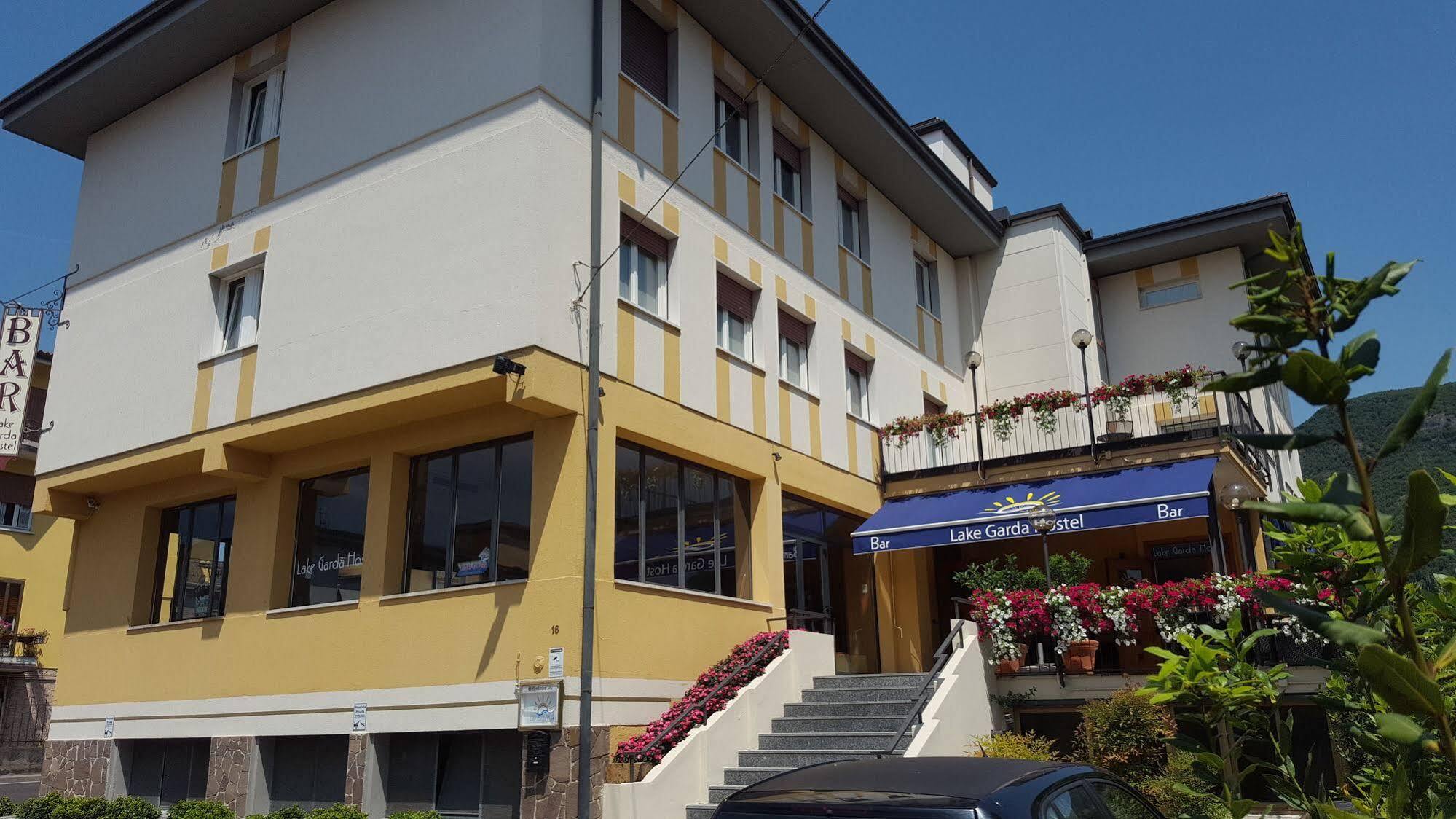 Lake Garda Hostel Salò Eksteriør billede