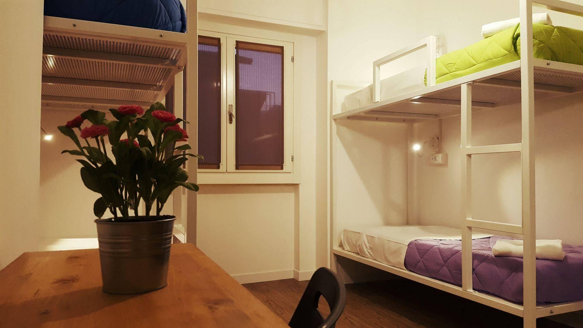 Lake Garda Hostel Salò Eksteriør billede