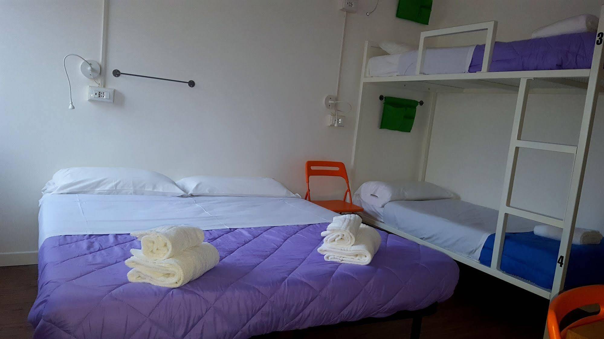 Lake Garda Hostel Salò Eksteriør billede