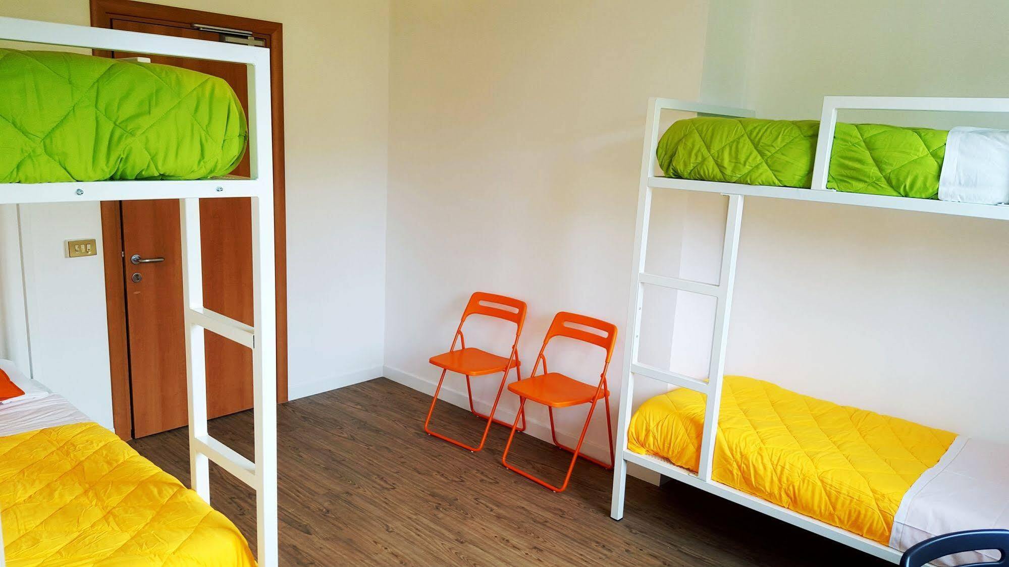 Lake Garda Hostel Salò Eksteriør billede