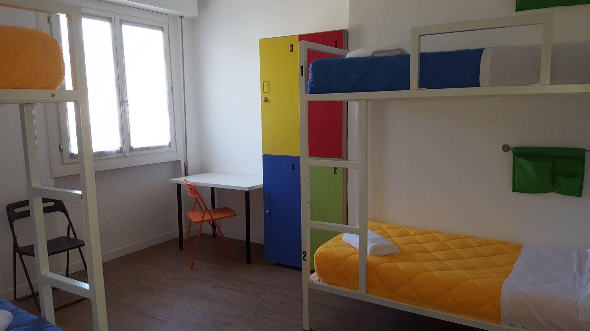 Lake Garda Hostel Salò Eksteriør billede
